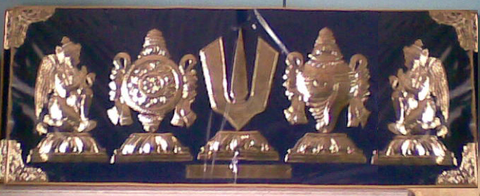 Brass Handcrafted Shanku Chakra Namam – Divine Wall & Pooja Décor