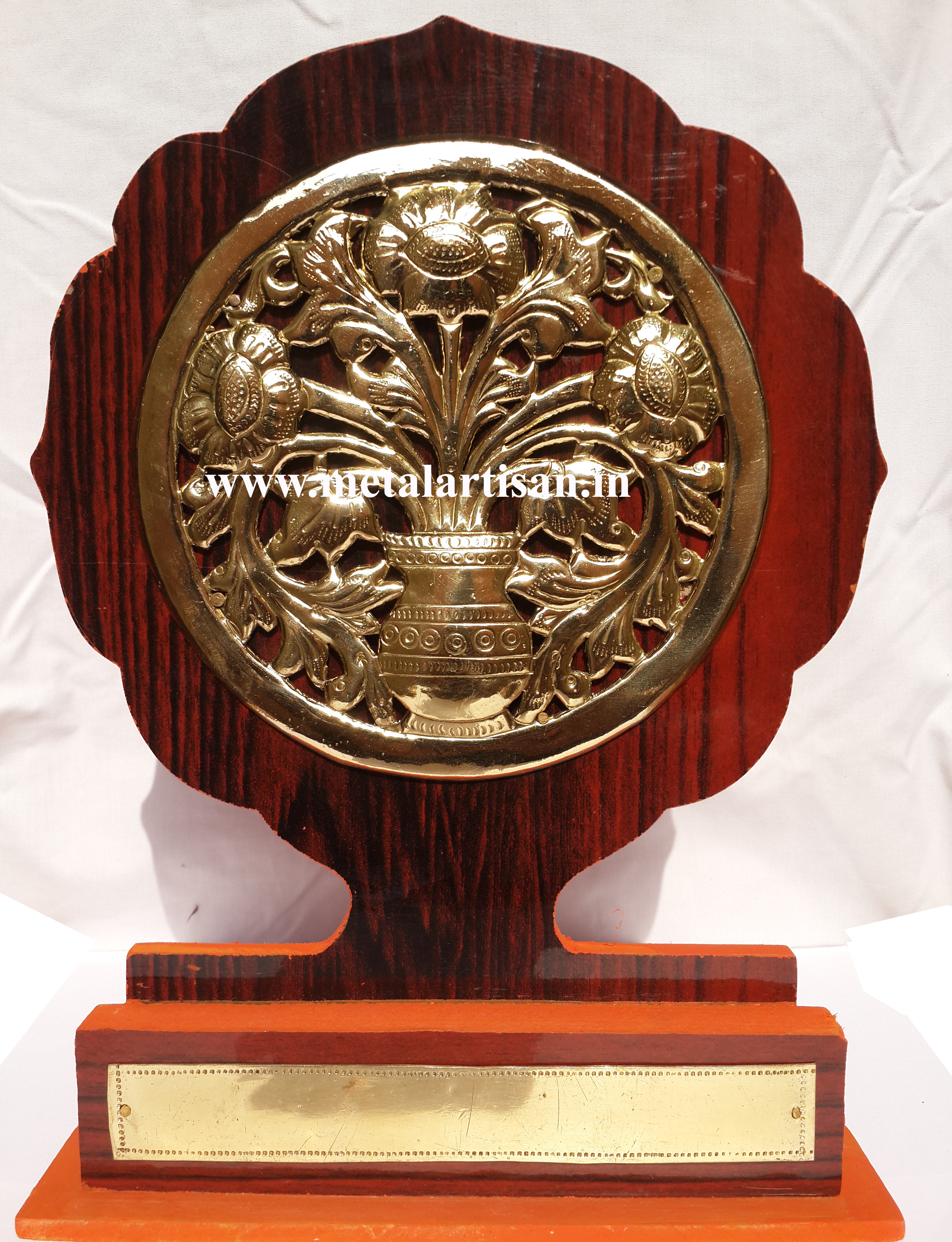 Brass Handcrafted Flower Memento – Symbol of Elegance & Prosperity