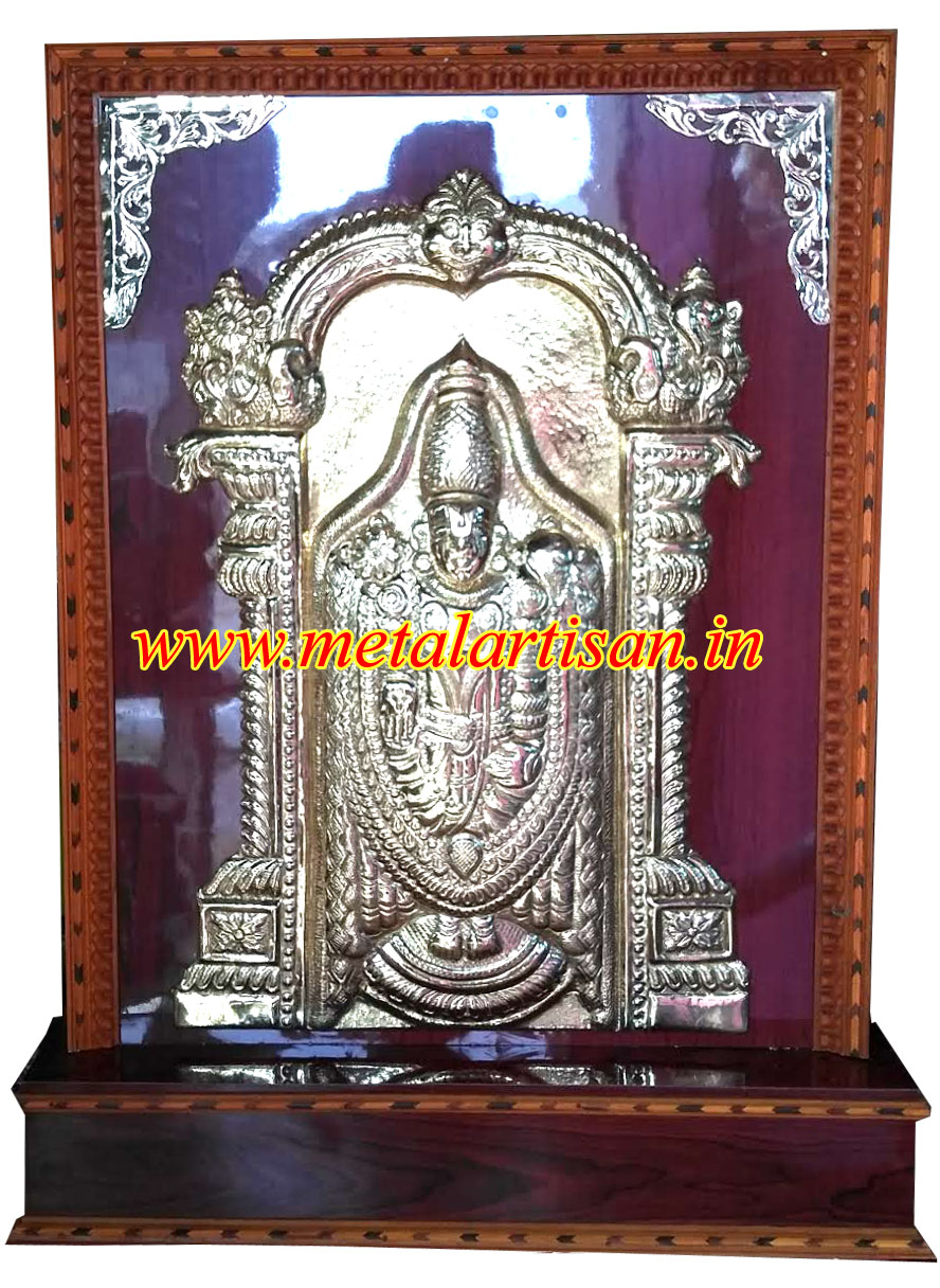 Brass Handcrafted Lord Venkateshwara Memento – A Divine Symbol of Blessings & Prosperity