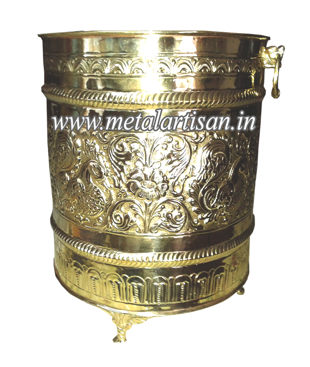 Brass Handcrafted Flower Vase – Elegant Decorative Piece for Home & Pooja Spaces