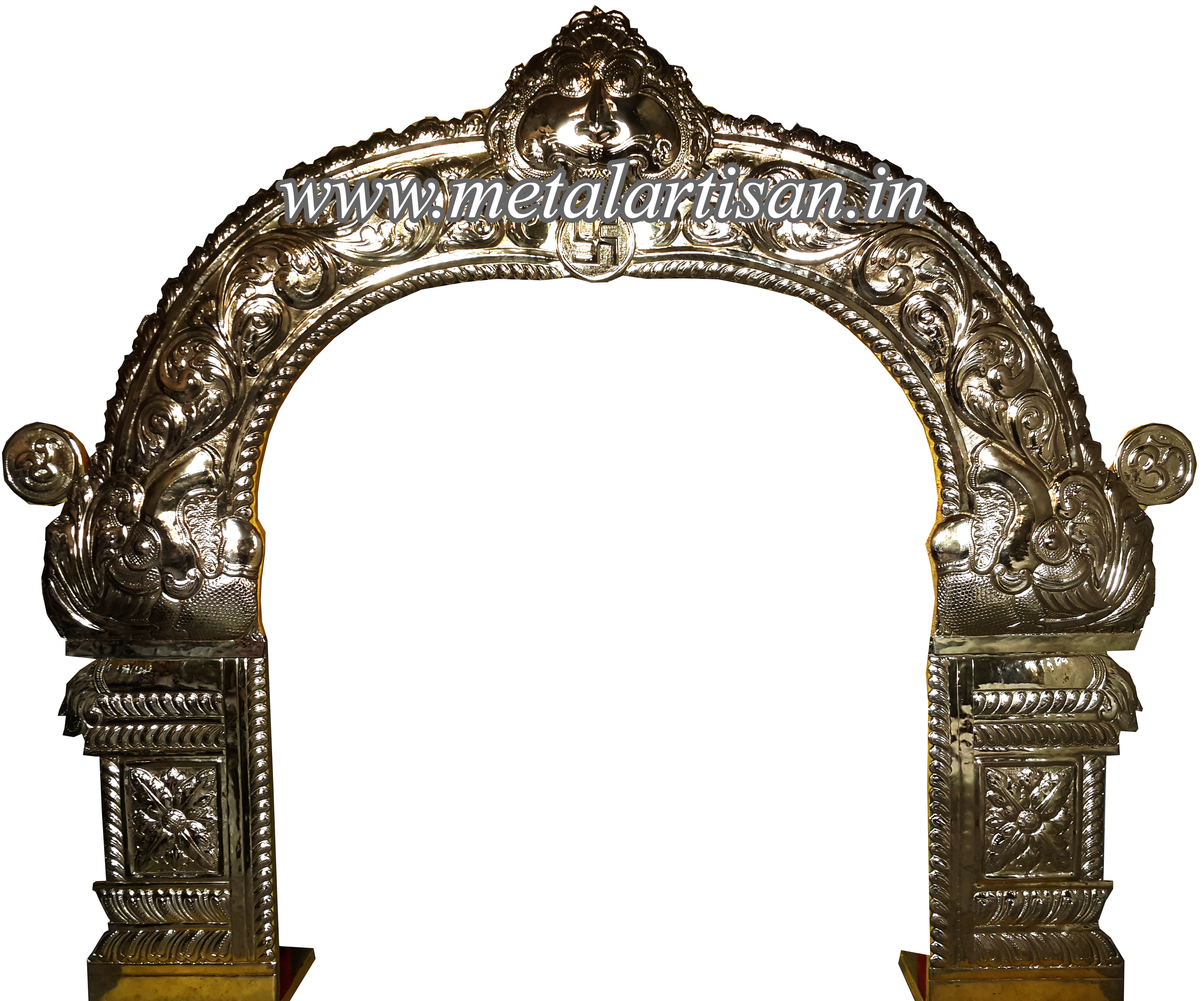 Handcrafted Brass Makara Thoranam (Prabhavali) – Ornate Temple Arch for Deities