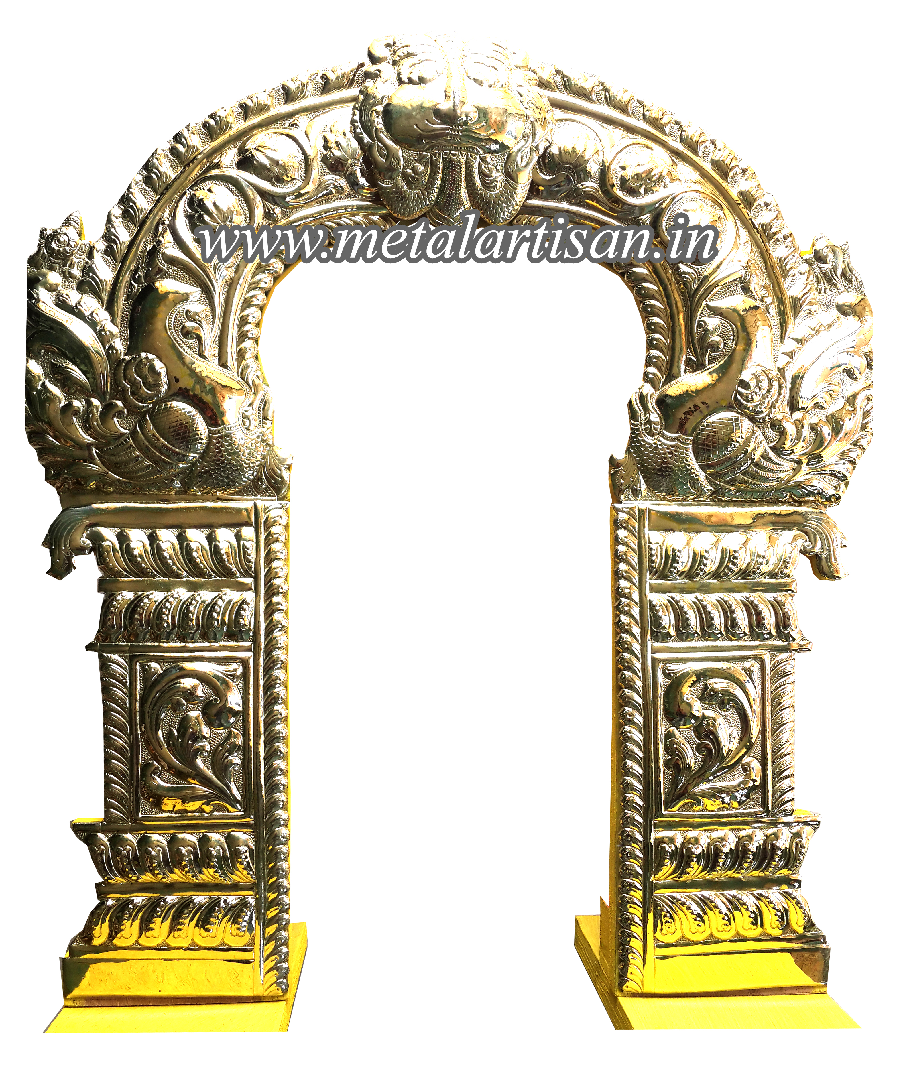 Brass Handcrafted Makara Thoranam (Prabhavali) – Ornate Arch for Deities & Temples