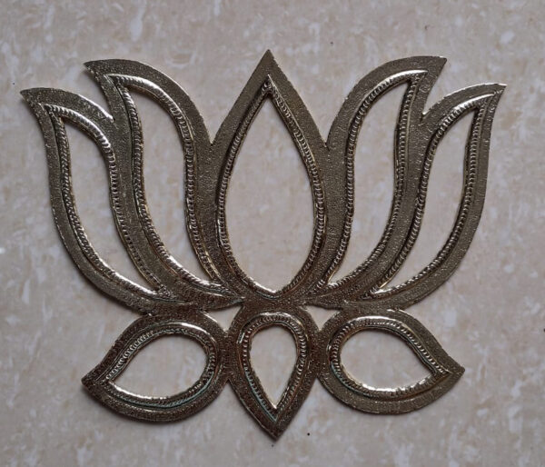Handcrafted Brass Lotus – Elegant Door Ornament for Symbolic Blessings