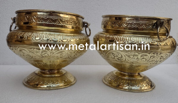 Handcrafted Brass Flower Vase – Elegant Decorative Piece for Timeless Beauty